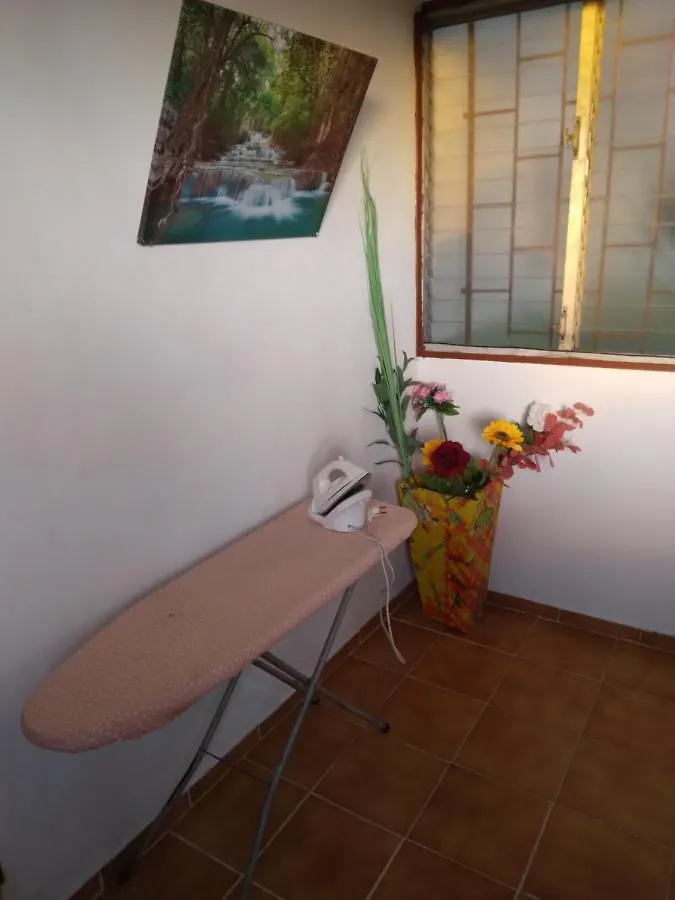 Ferienwohnung Au Jardin Fleuri Sainte-Anne Apartment