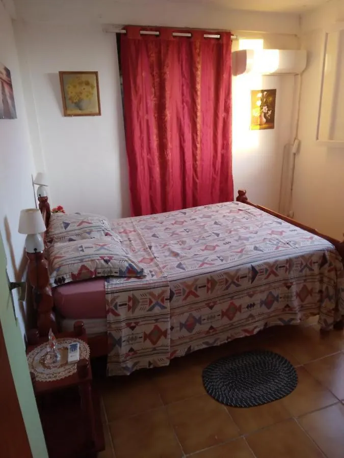 Apartment Ferienwohnung Au Jardin Fleuri Sainte-Anne